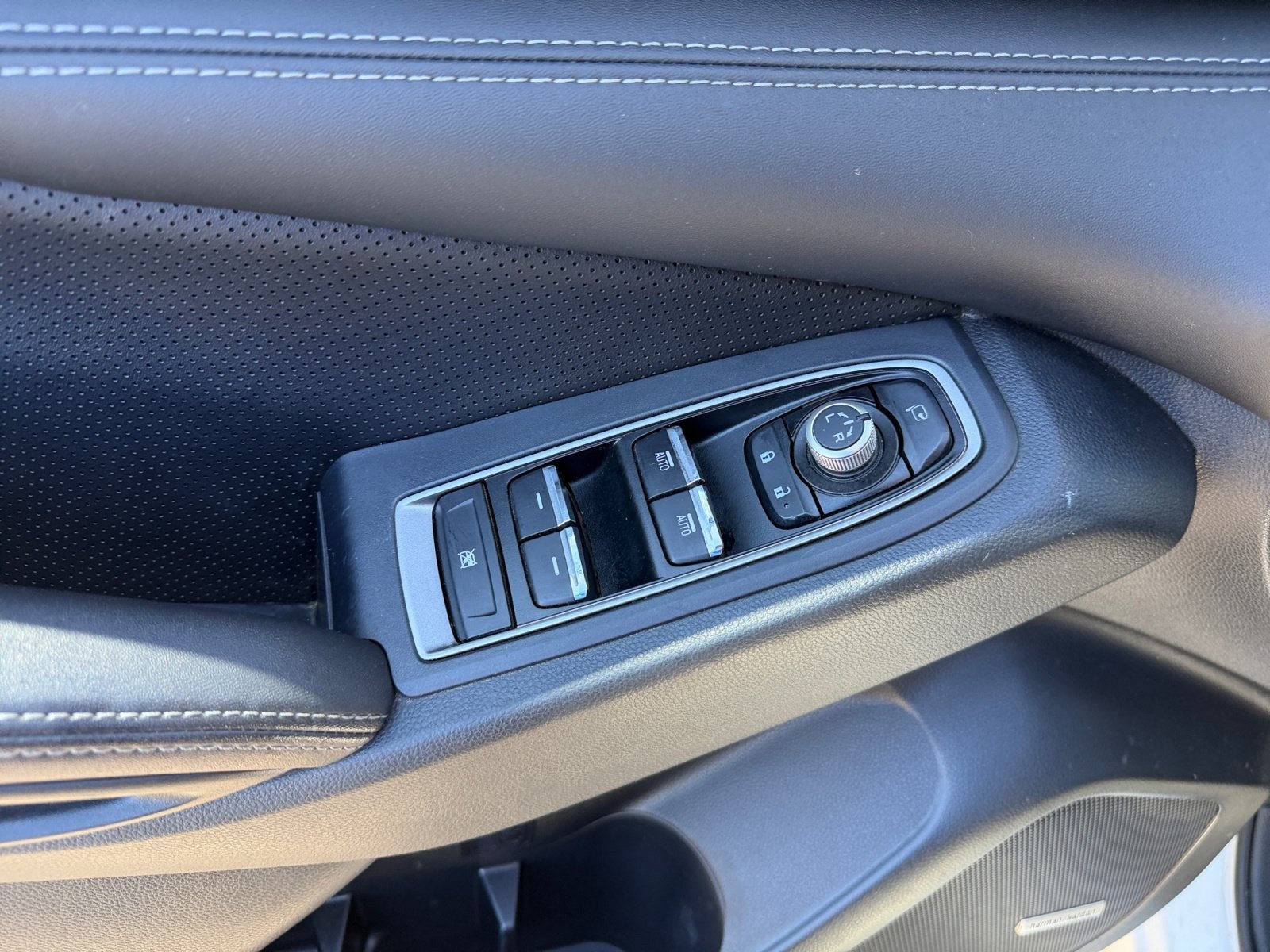 Used 2023 Subaru Ascent Limited w/ Technology Package AWD/4WD image 17