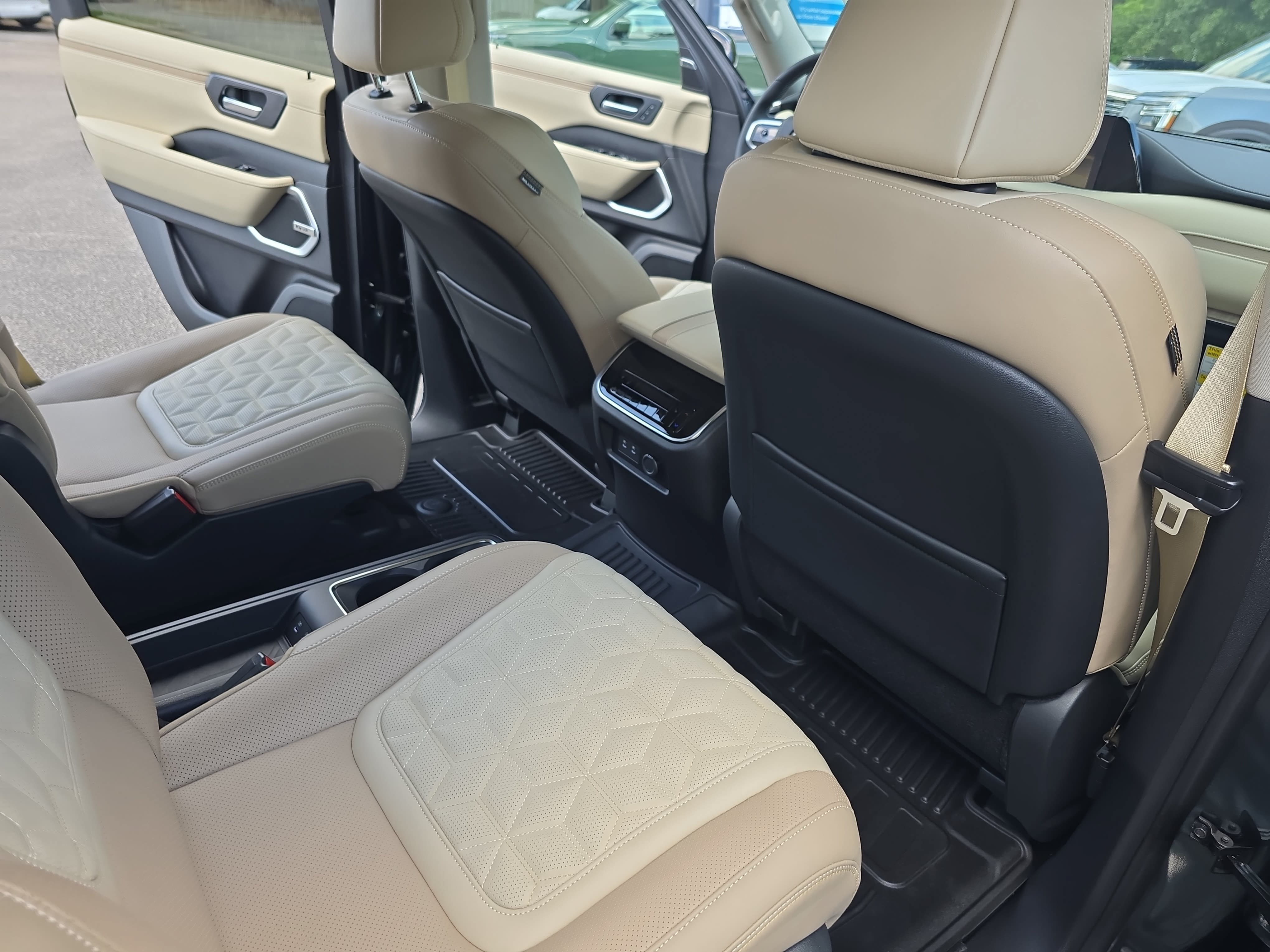 New 2026 Nissan Armada Platinum Reserve AWD/4WD image 11