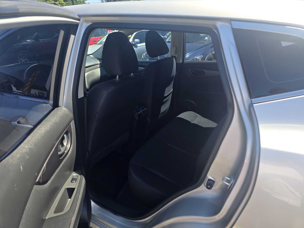 Used 2017 Nissan Rogue Sport S w/ S Appearance Package AWD/4WD image 23