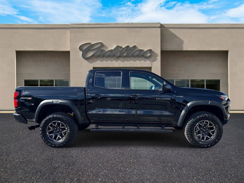 Used 2026 Chevrolet Colorado ZR2 w/ Technology Package AWD/4WD image 2