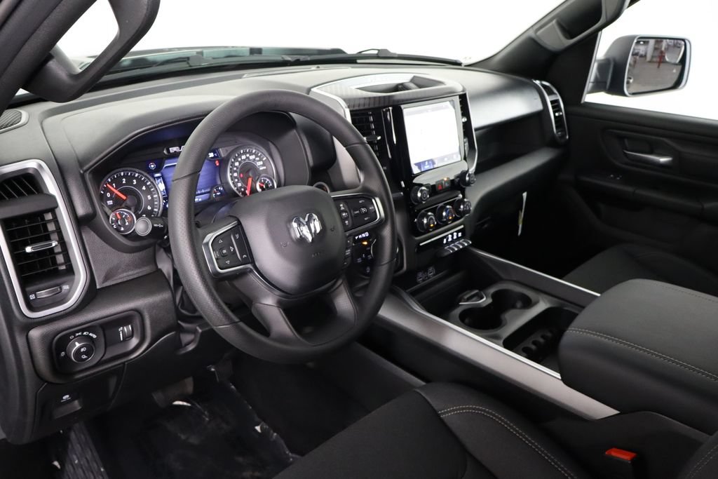 New 2026 RAM 1500 Express AWD/4WD image 23