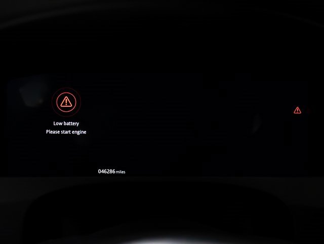 Used 2020 Jaguar F-PACE SVR image 17