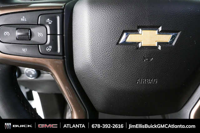 Used 2023 Chevrolet Suburban High Country image 10