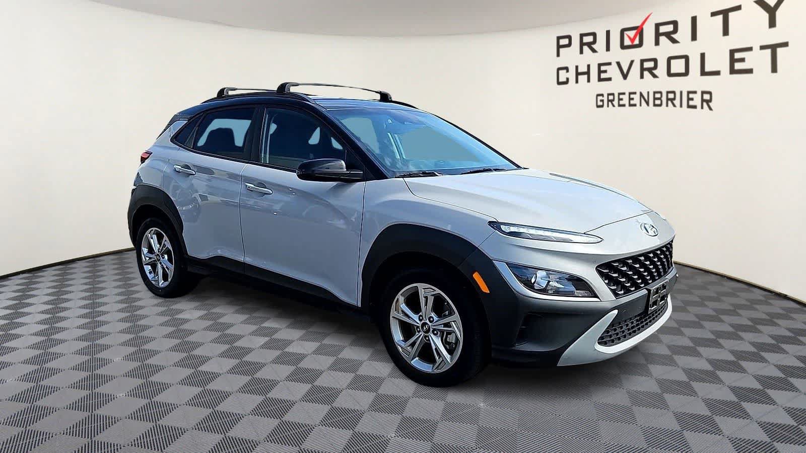 Used 2023 Hyundai Kona SEL AWD/4WD image 2