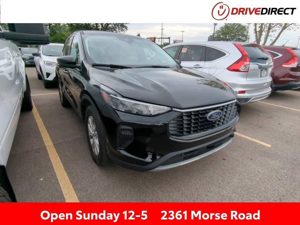 Used 2023 Ford Escape Active w/ Tech Pack #2 AWD/4WD image 1