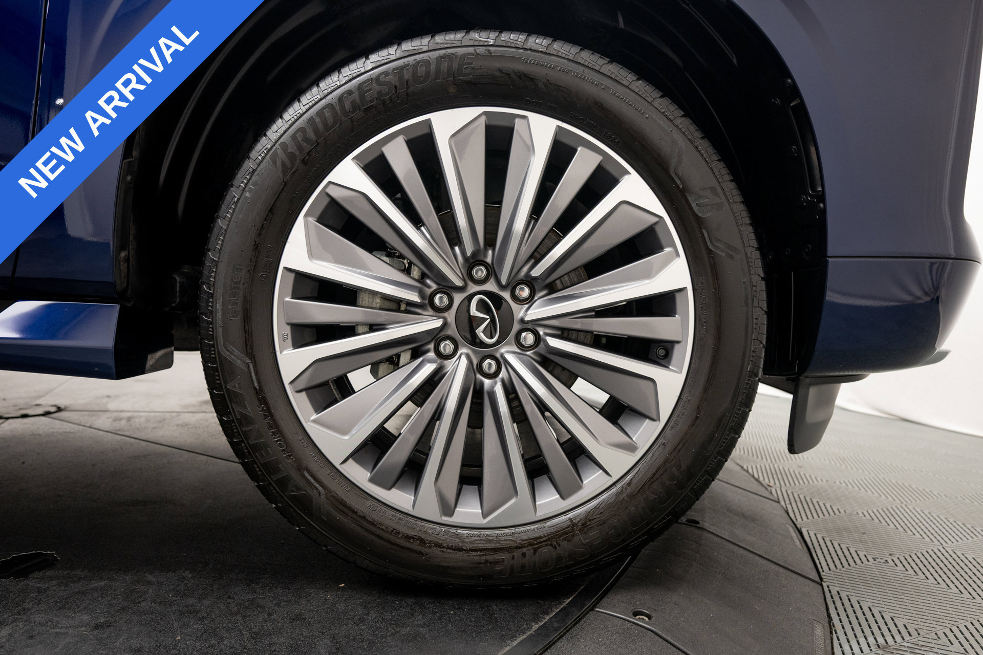 Used 2025 INFINITI QX80 Luxe AWD/4WD image 32
