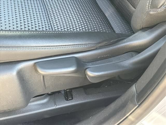 Used 2025 Chevrolet Trax LT w/ Driver Confidence Package FWD image 21