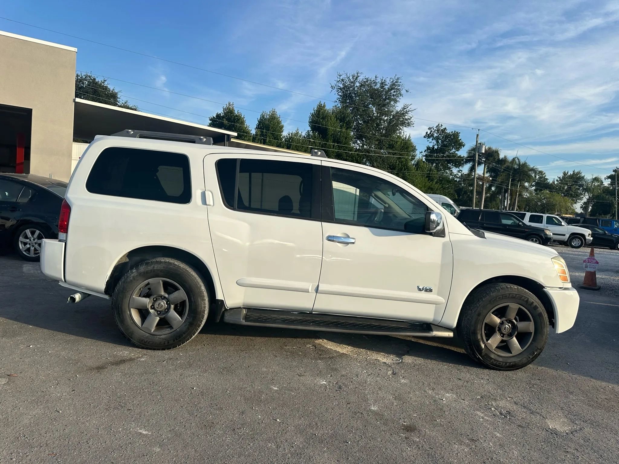 Used 2005 Nissan Armada SE image 2
