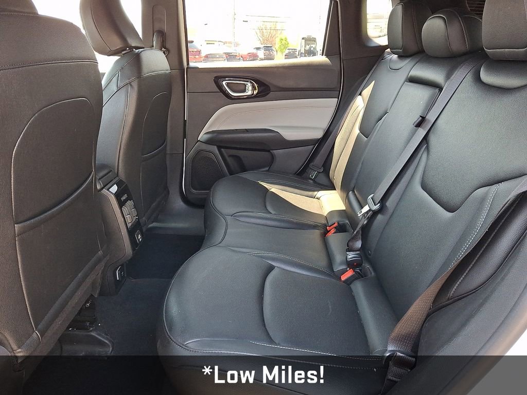 Used 2025 Jeep Compass Limited image 10