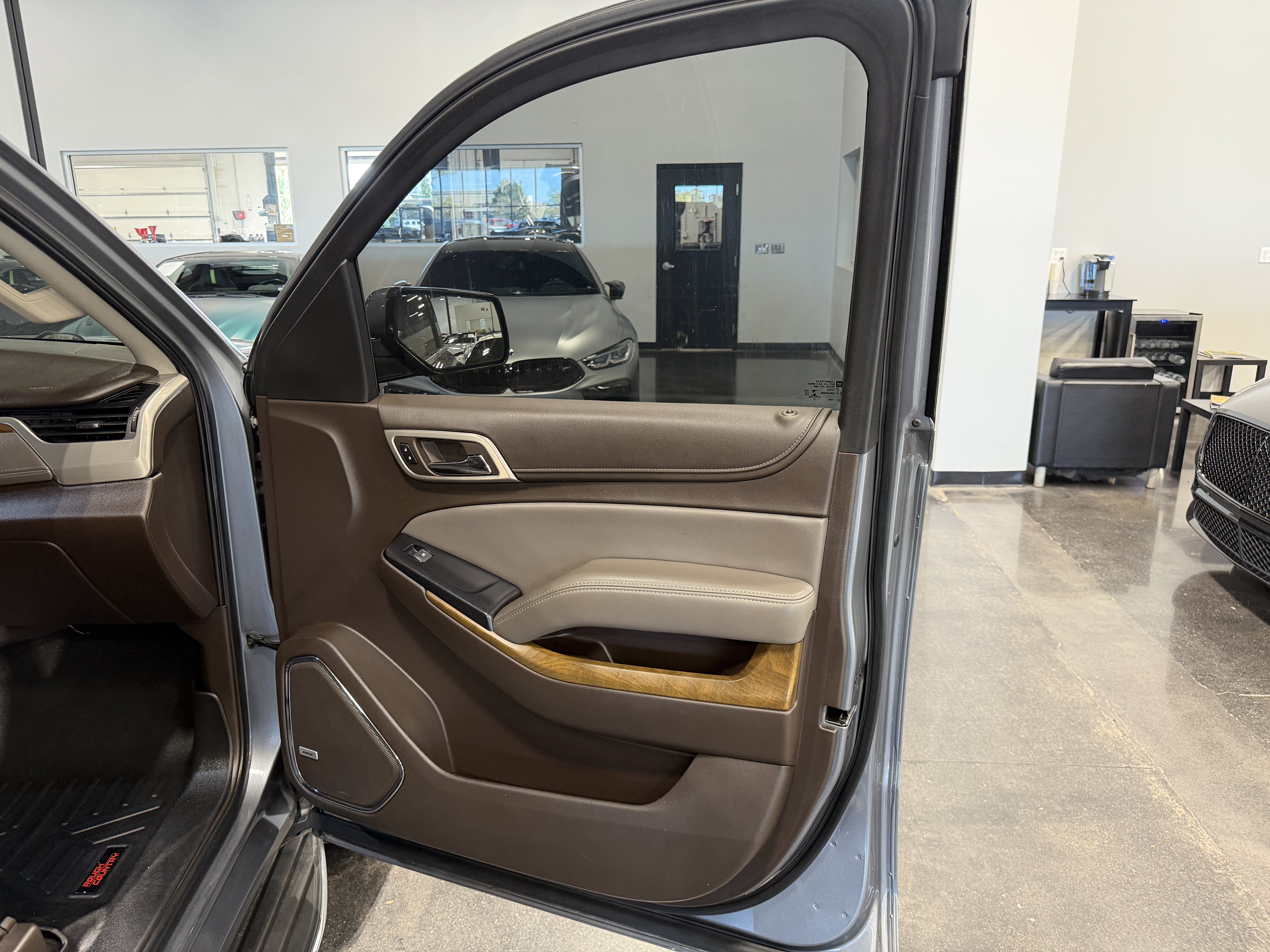 Used 2019 GMC Yukon Denali AWD/4WD image 15