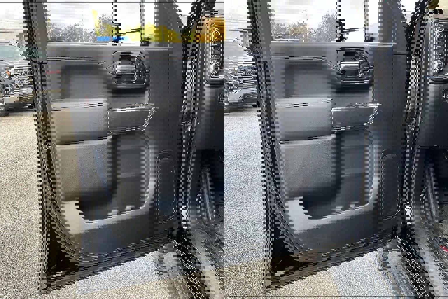 Used 2022 GMC Sierra 2500 AT4 image 18