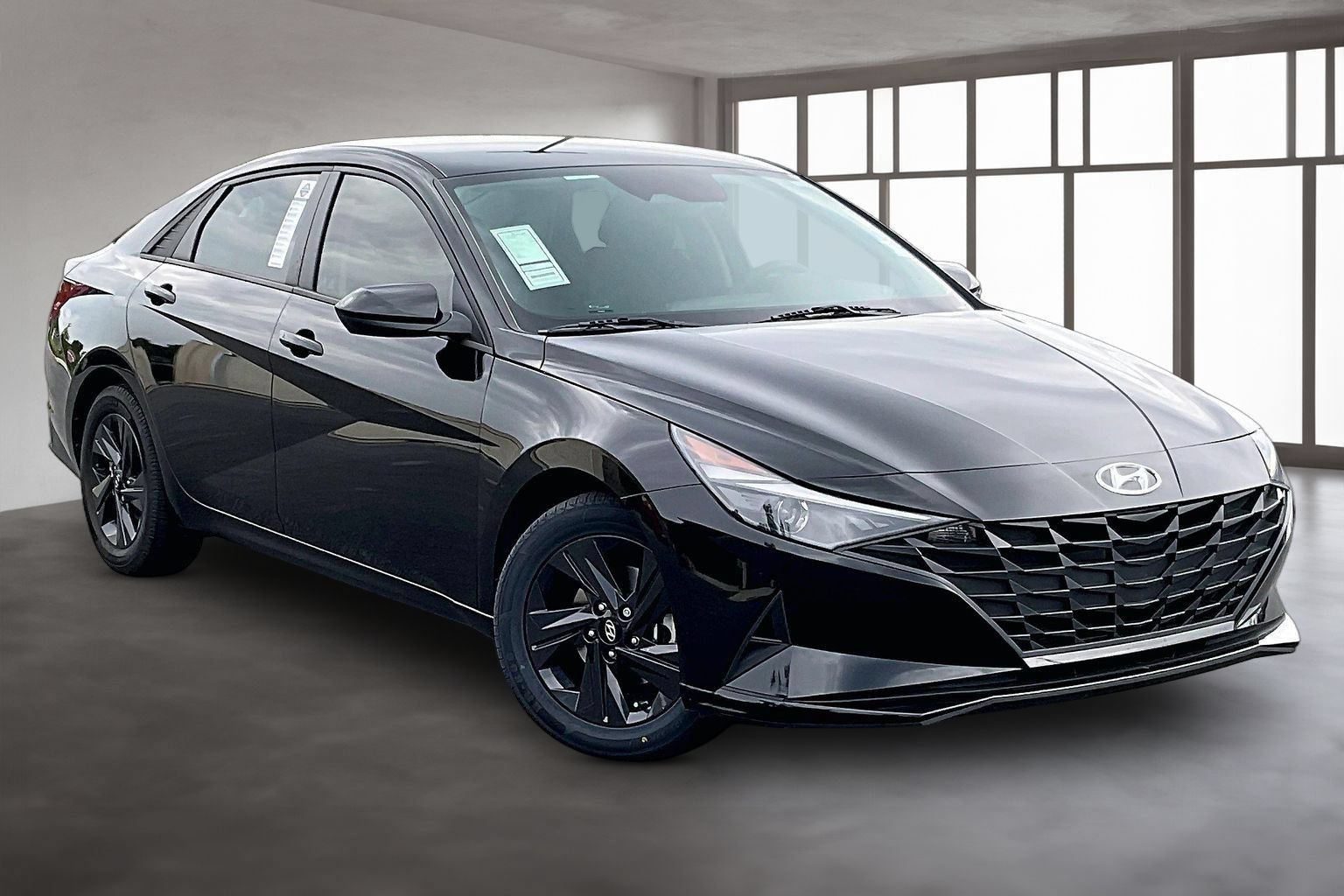 Used 2022 Hyundai Elantra SEL w/ Preferred Accessory Package FWD image 1