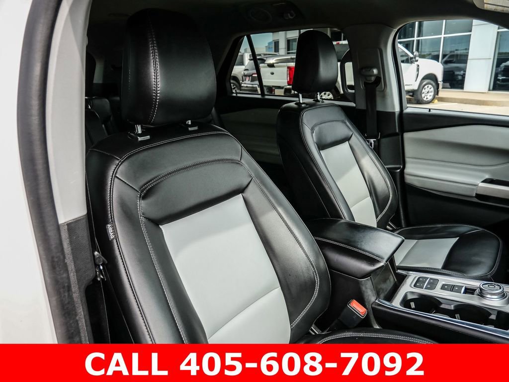 Used 2023 Ford Explorer XLT w/ Equipment Group 202A RWD image 18