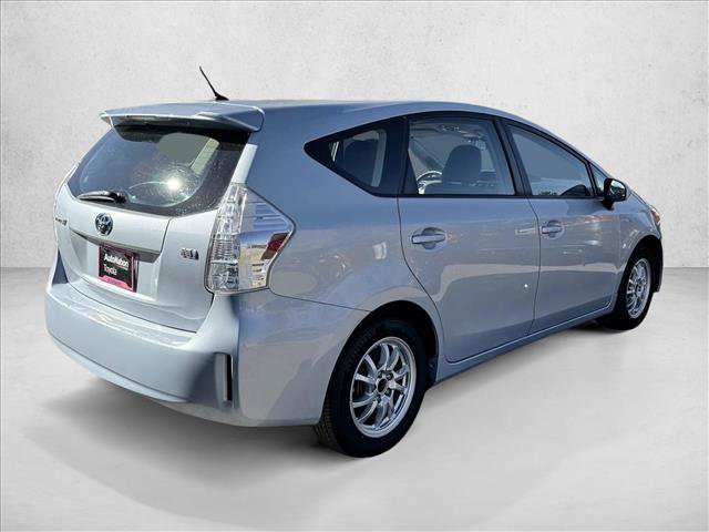 Used 2014 Toyota Prius V Two video 3