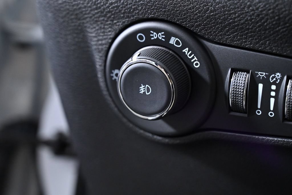 Used 2022 Jeep Compass Latitude FWD image 21