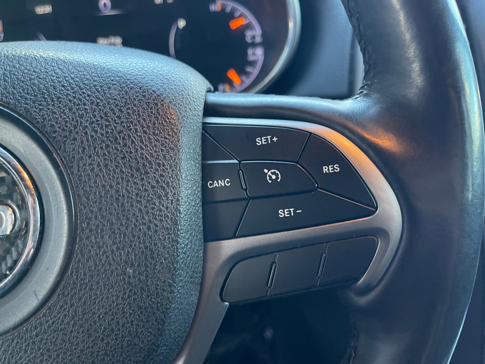 Used 2018 Jeep Grand Cherokee Altitude image 19