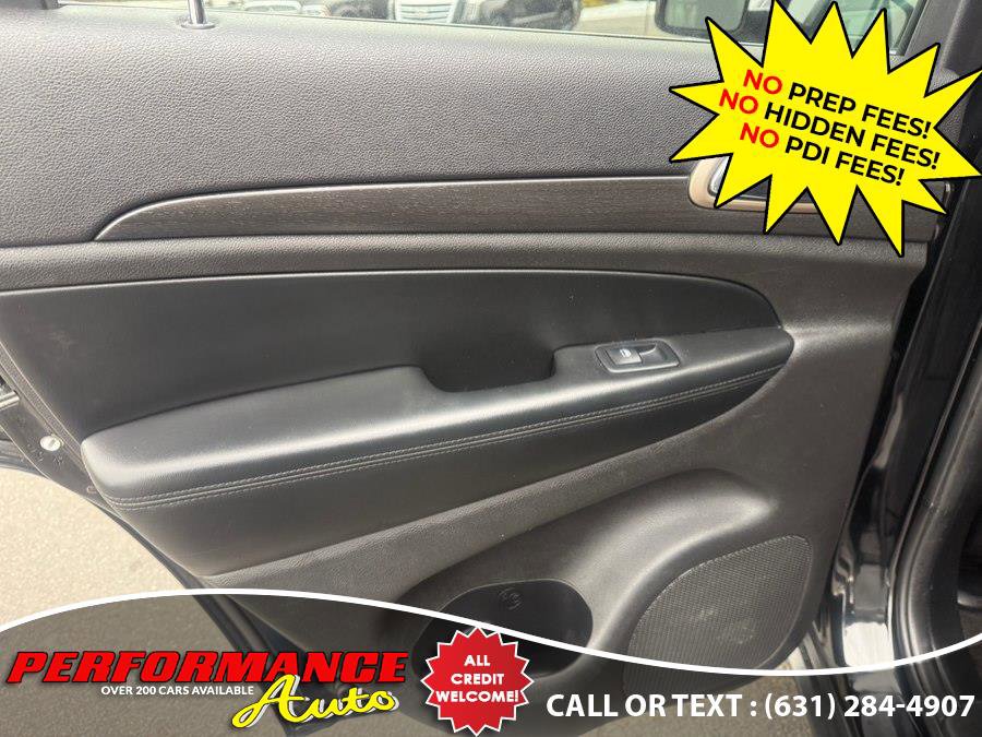 Used 2017 Jeep Grand Cherokee Laredo w/ Quick Order Package 23E AWD/4WD image 24