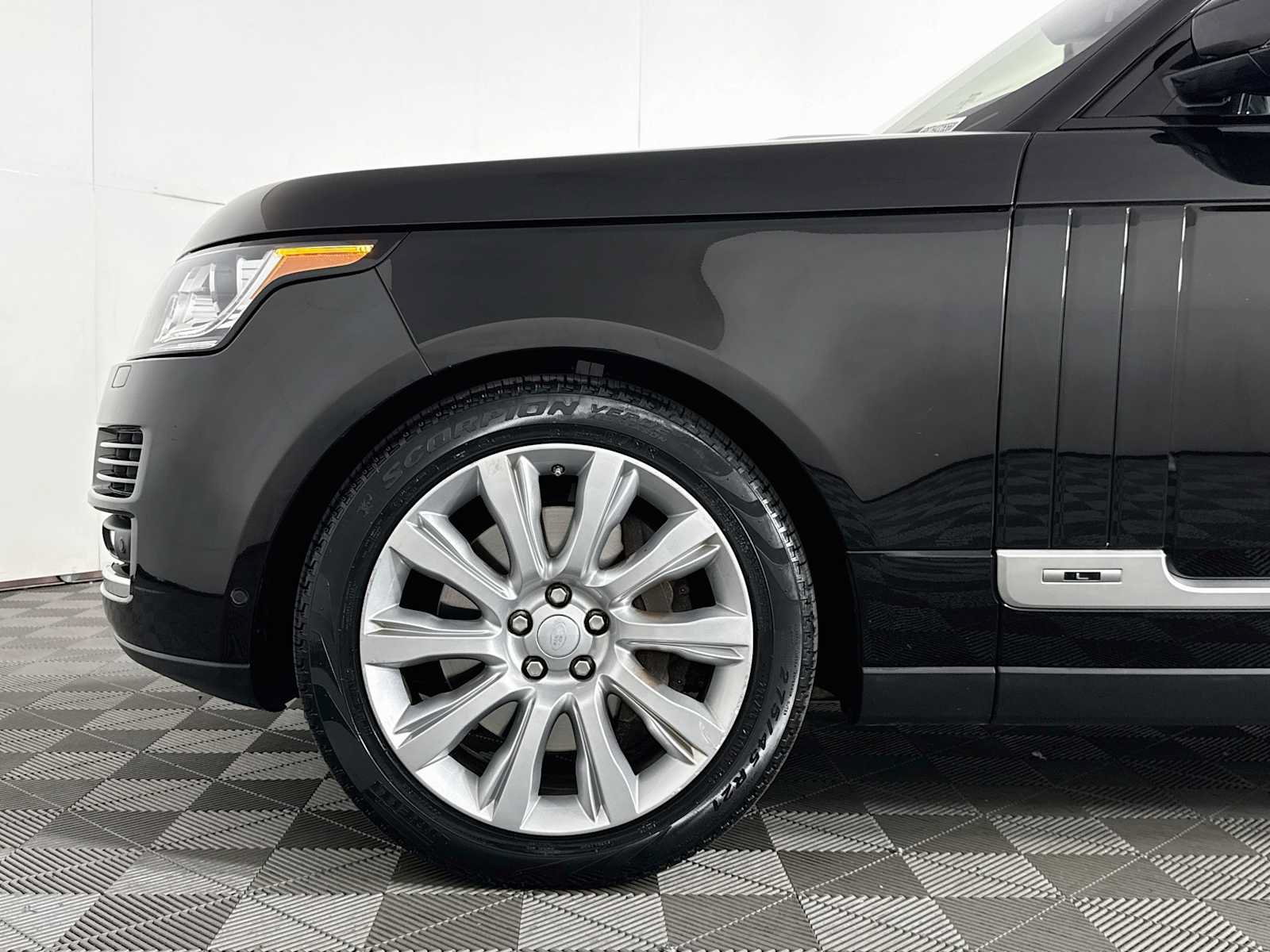 Used 2017 Land Rover Range Rover Long Wheelbase Supercharged AWD/4WD image 29