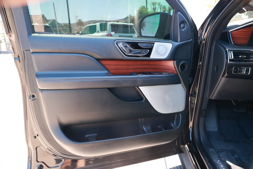 Used 2024 Lincoln Navigator L Reserve AWD/4WD image 19