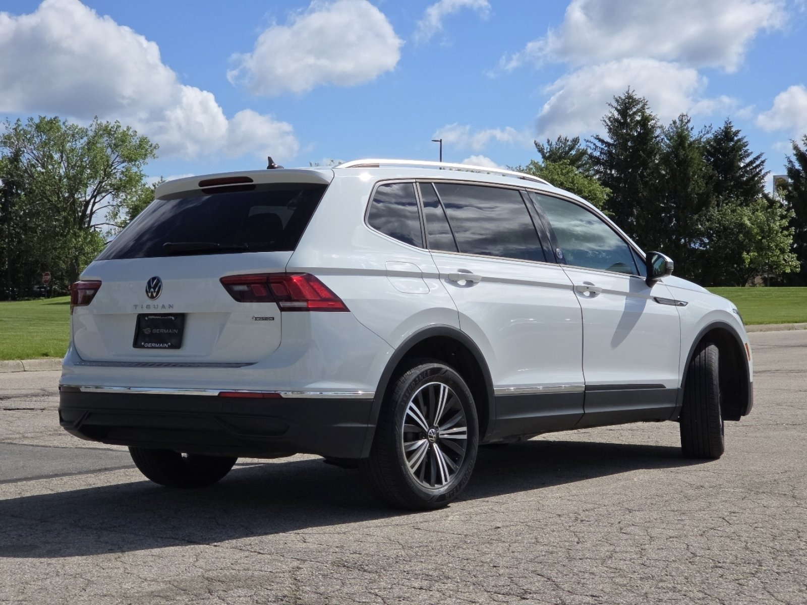 Used 2024 Volkswagen Tiguan Wolfsburg Edition AWD/4WD image 20