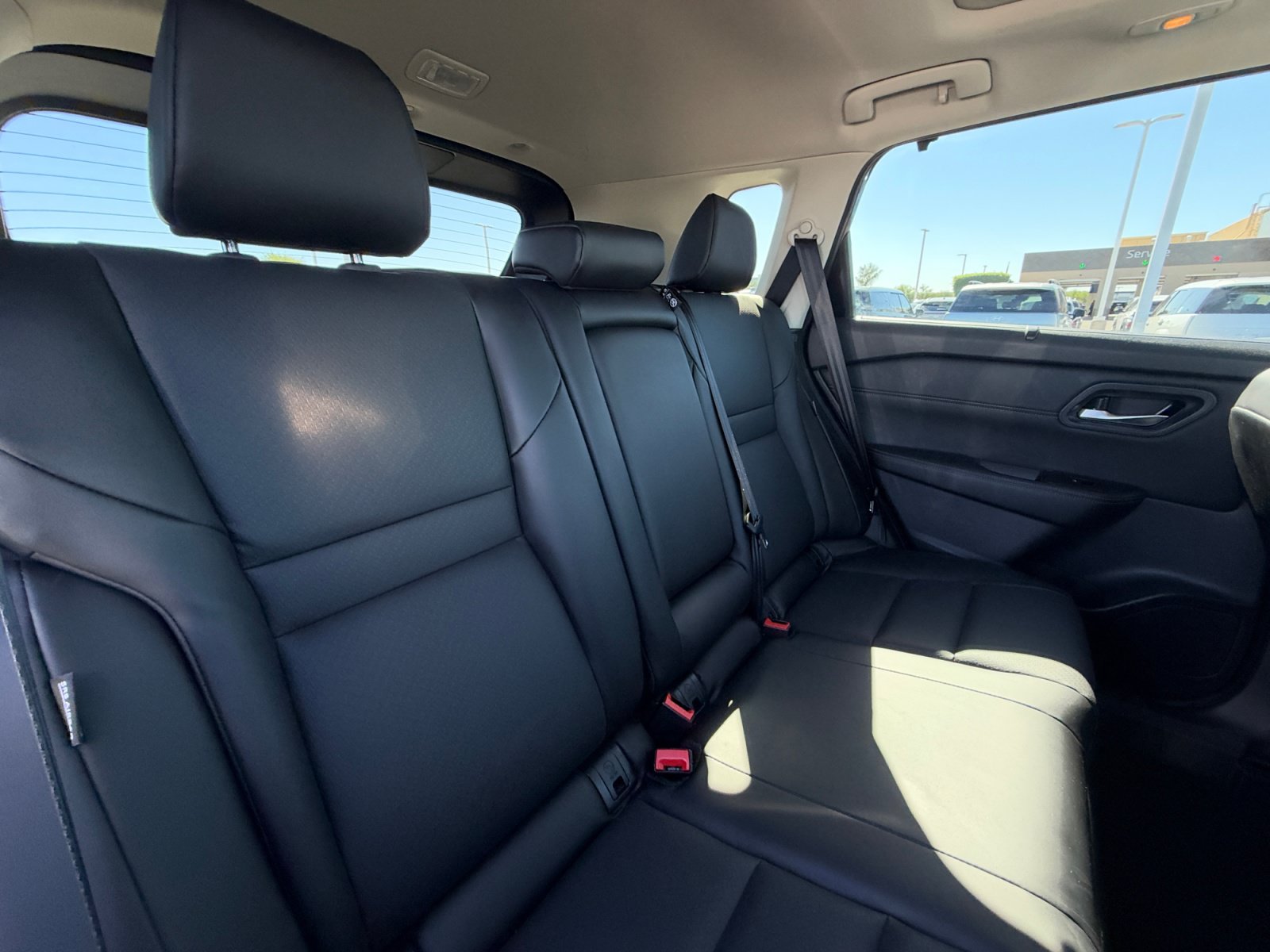 Used 2024 Nissan Rogue SV w/ SV Premium Package AWD/4WD image 18