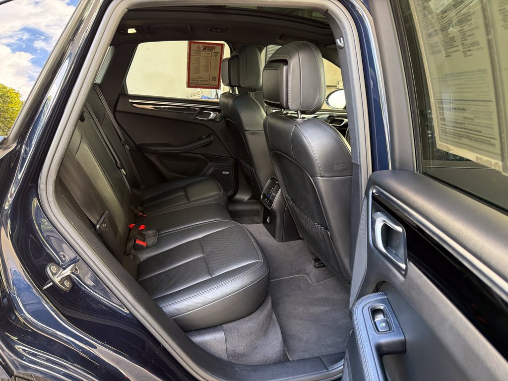 Used 2019 Porsche Macan AWD/4WD image 28