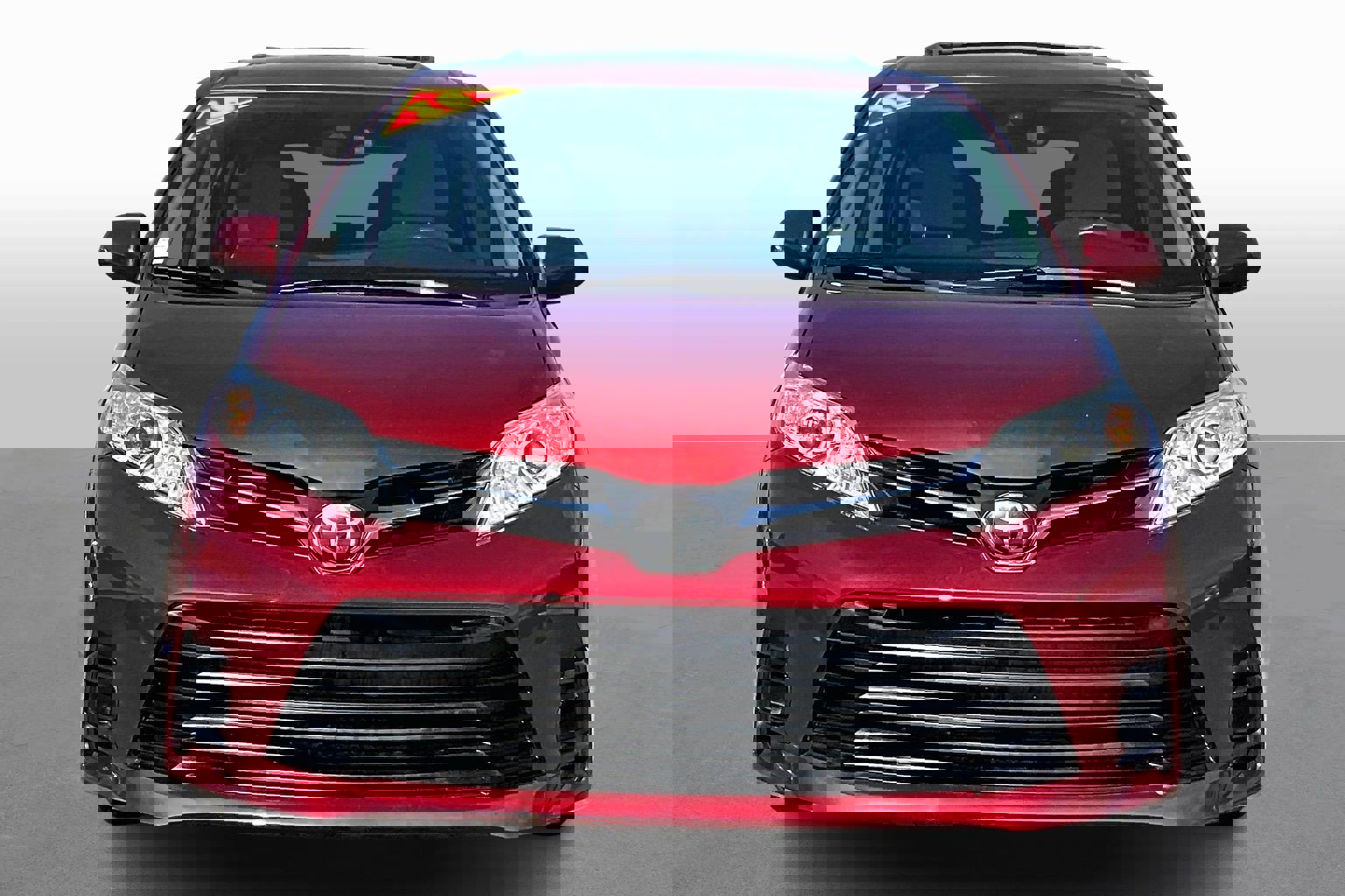 Used 2018 Toyota Sienna LE image 3