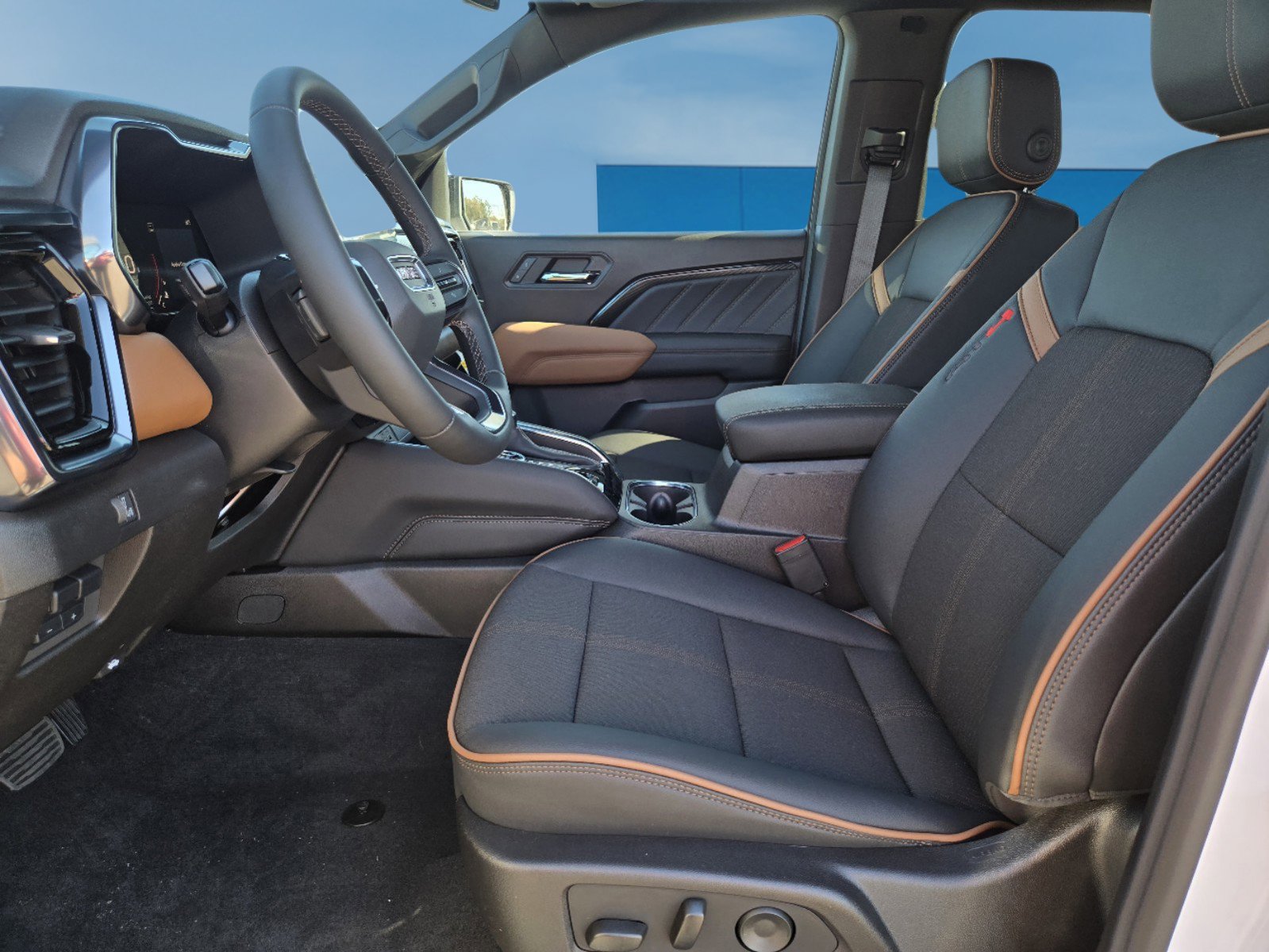 Used 2024 GMC Canyon AT4 w/ Technology Package AWD/4WD image 22