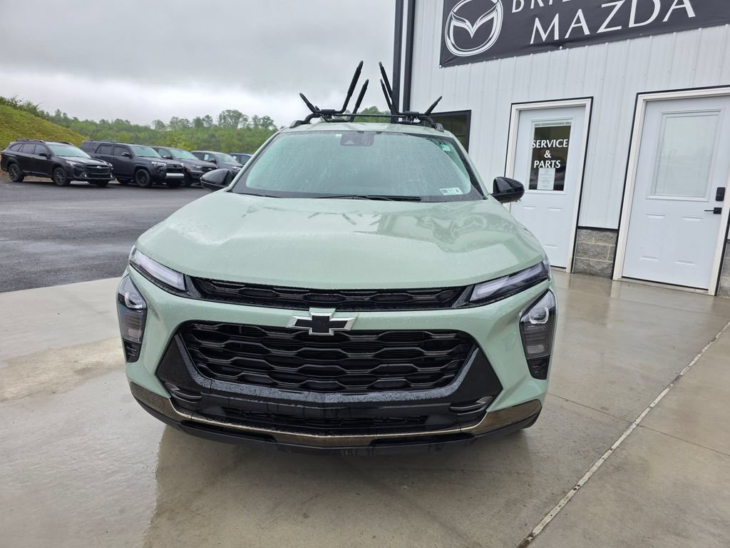 Used 2025 Chevrolet Trax ACTIV w/ Driver Confidence Package FWD image 2