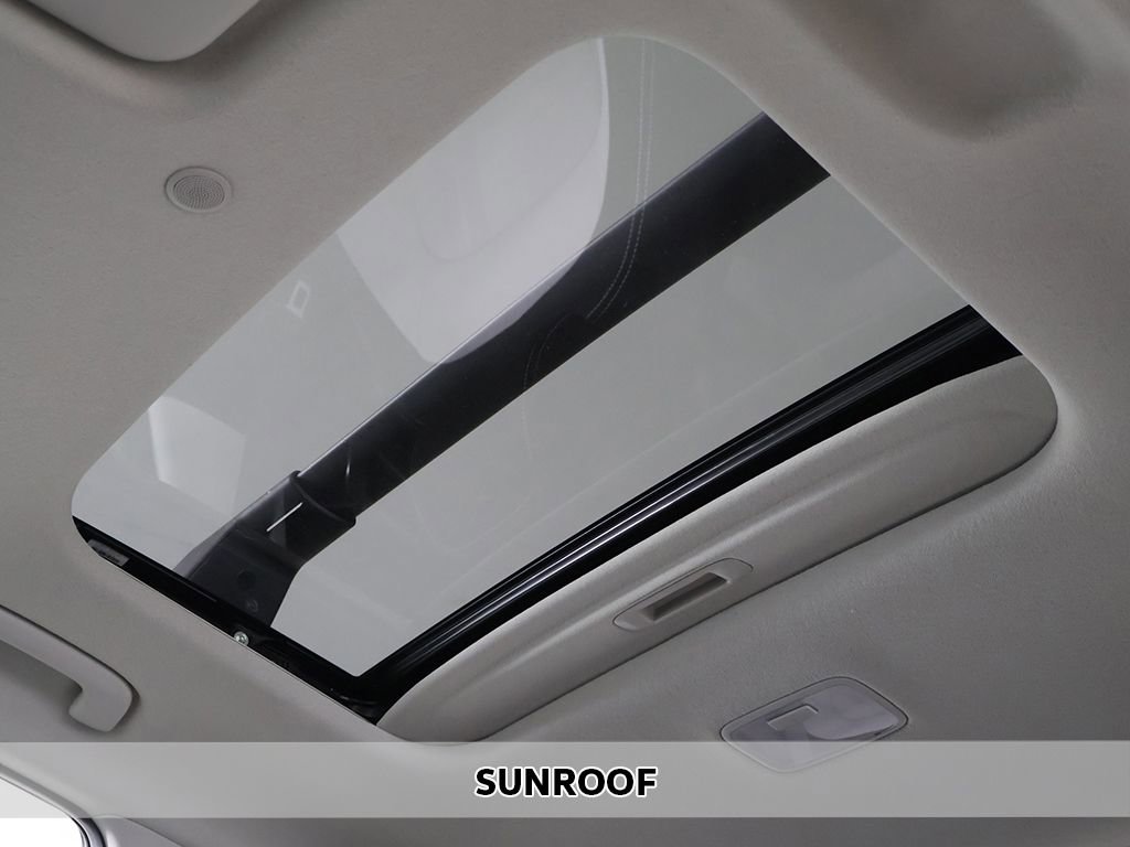 Certified 2024 Hyundai Venue SEL image 3