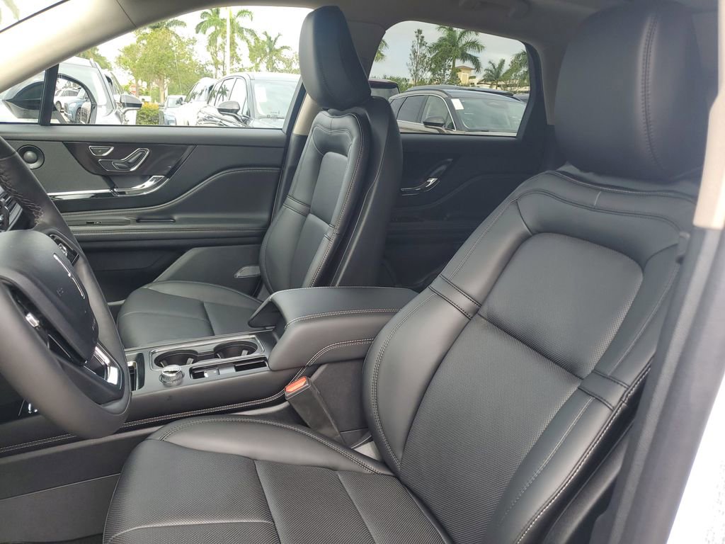 New 2025 Lincoln Corsair Reserve w/ Equipment Group 202A image 22