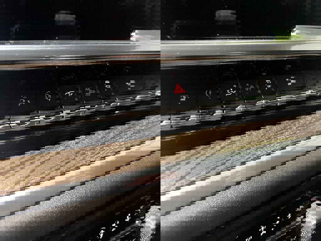 Used 2023 Chevrolet Silverado 1500 LT image 14