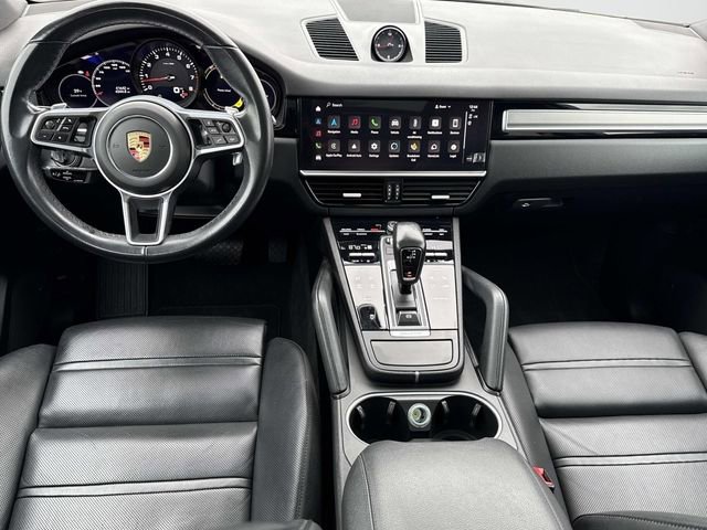 Used 2022 Porsche Cayenne Platinum Edition image 2