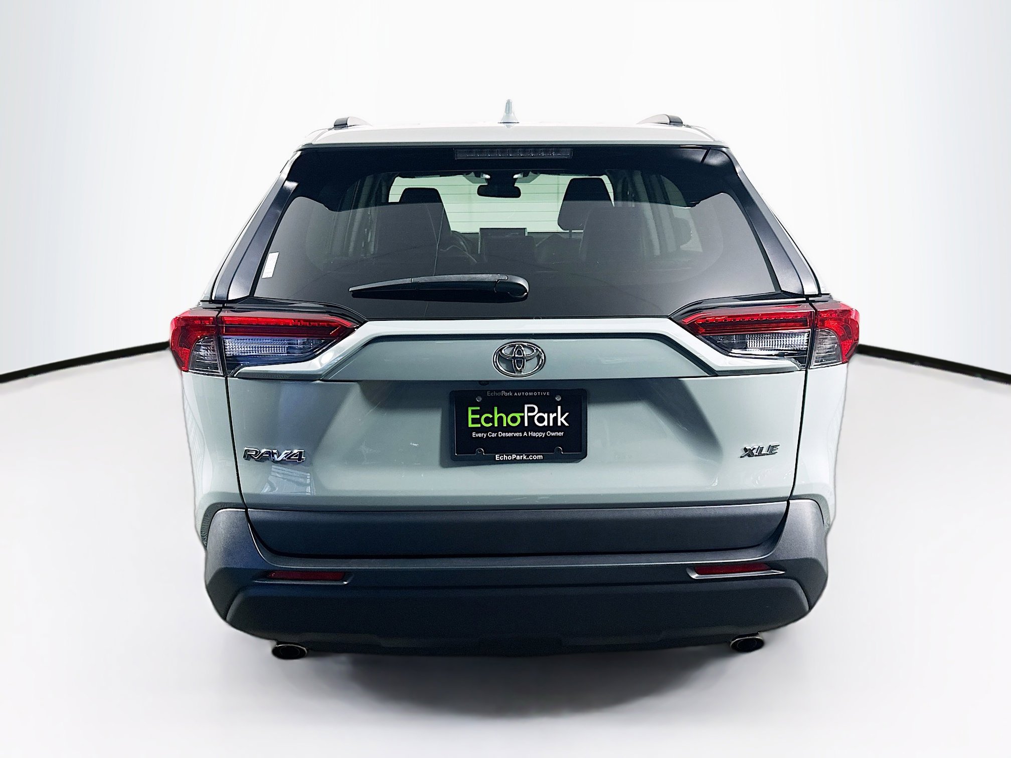 Used 2023 Toyota RAV4 XLE Premium image 7