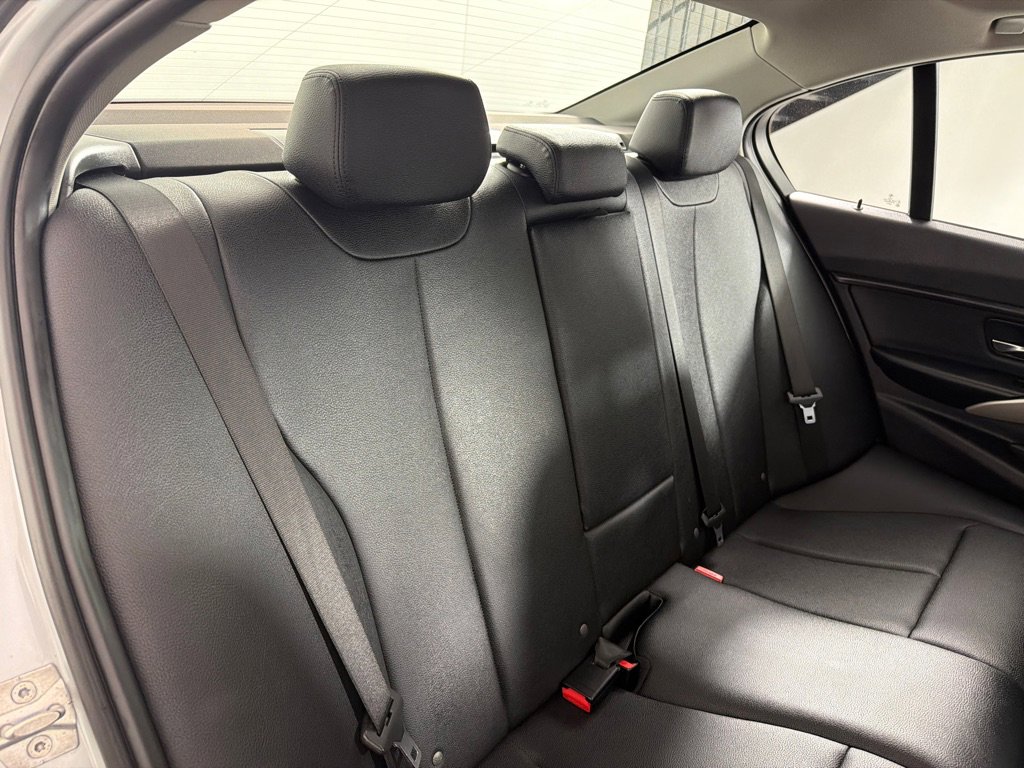 Used 2015 BMW 320i xDrive Sedan AWD/4WD image 22