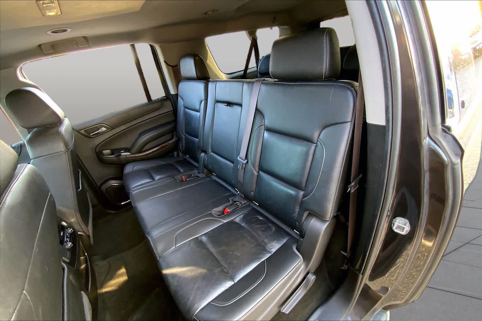 Used 2017 Chevrolet Suburban LT RWD image 20