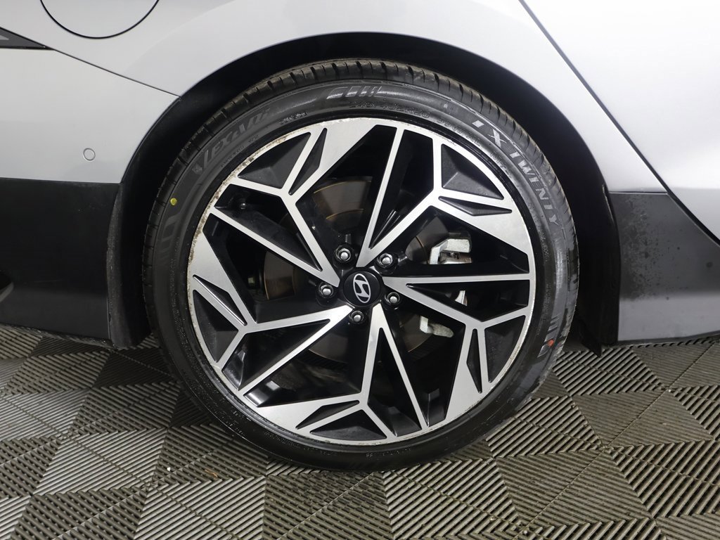 Used 2023 Hyundai Ioniq 6 Limited image 23