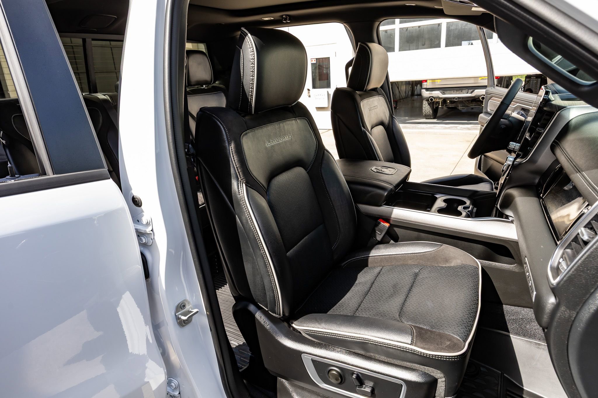 Used 2026 RAM 1500 Laramie w/ Night Edition AWD/4WD image 32