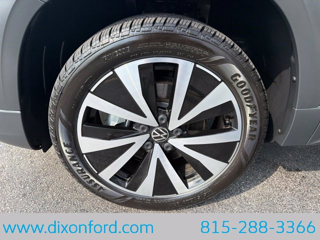 Used 2023 Volkswagen Taos SE FWD image 26
