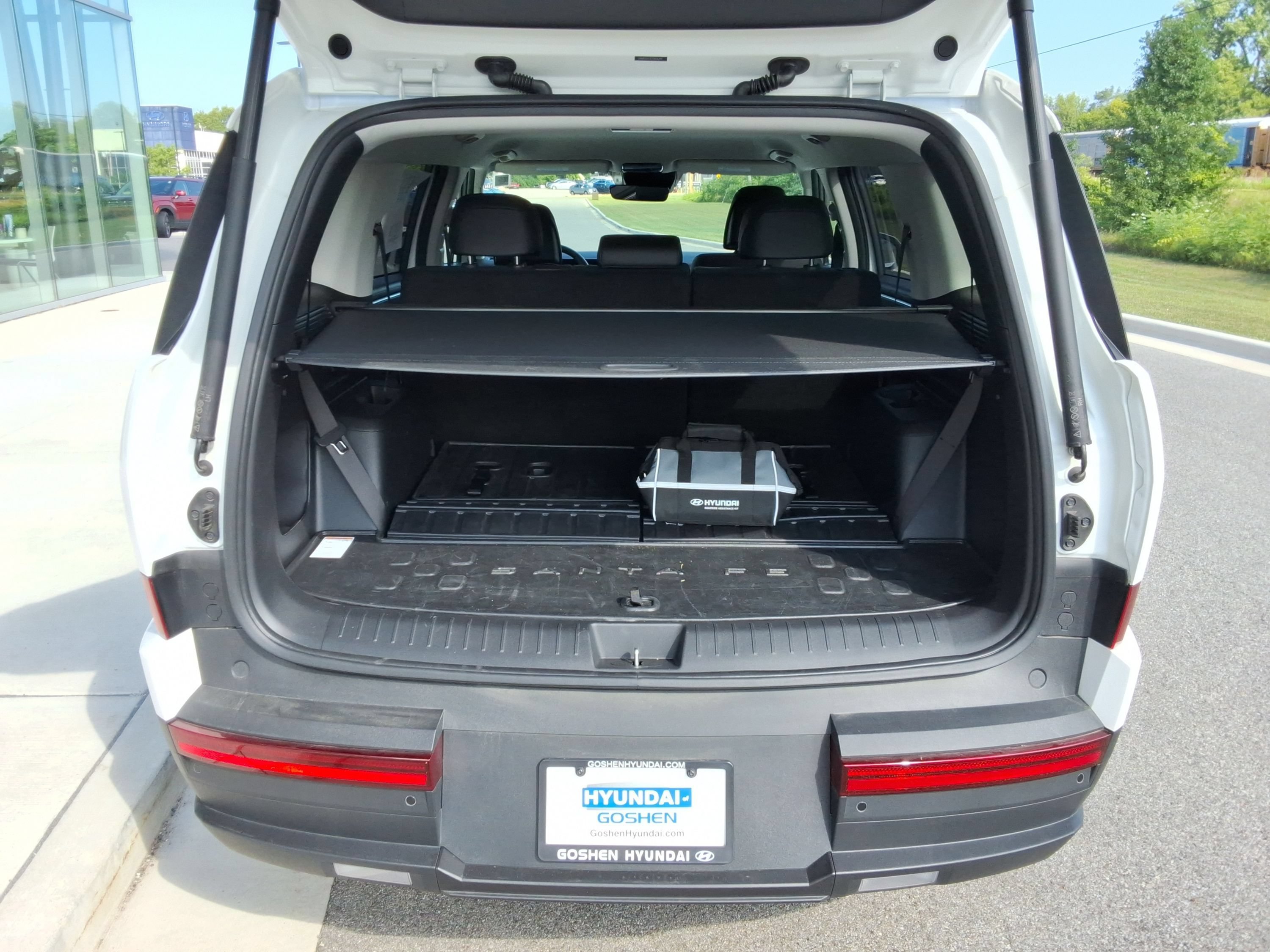 Used 2026 Hyundai Santa Fe SEL AWD/4WD image 32