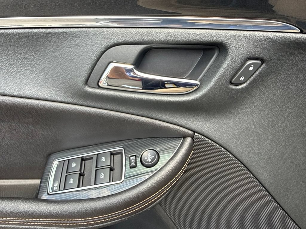 Used 2018 Chevrolet Impala Premier FWD image 32