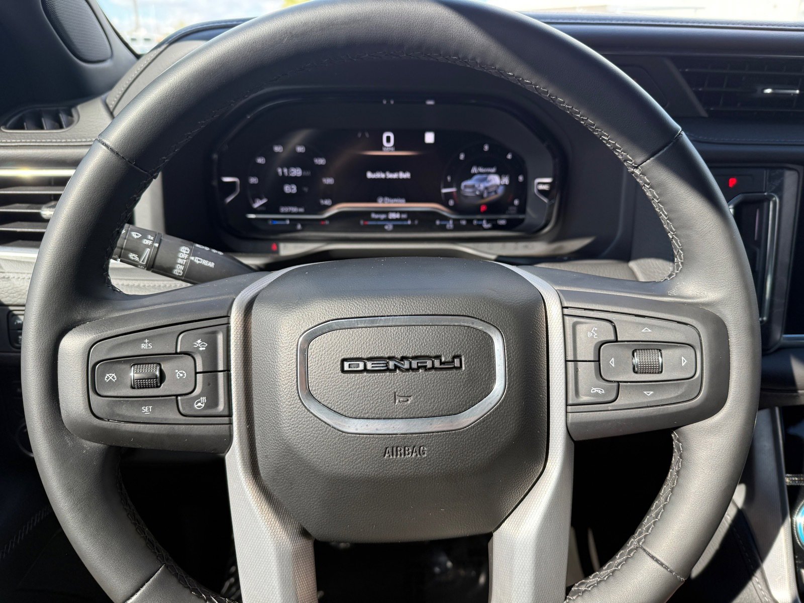 Used 2023 GMC Yukon Denali image 26