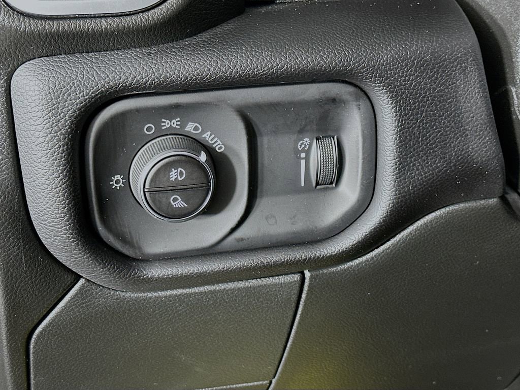 New 2026 RAM 3500 Big Horn AWD/4WD image 15