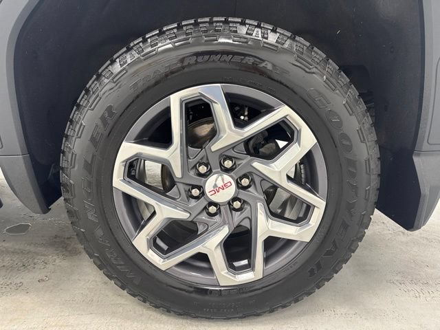 Used 2023 GMC Sierra 1500 SLT w/ SLT Premium Package AWD/4WD image 39