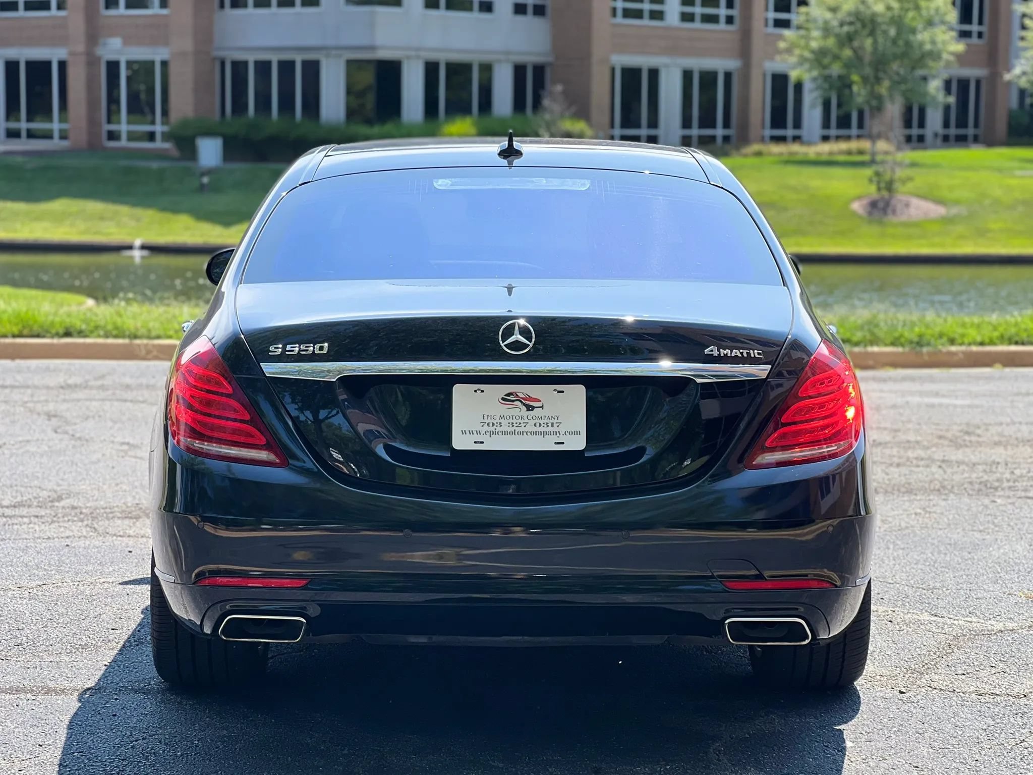 Used 2017 Mercedes-Benz S 550 4MATIC Sedan w/ Premium Package image 4