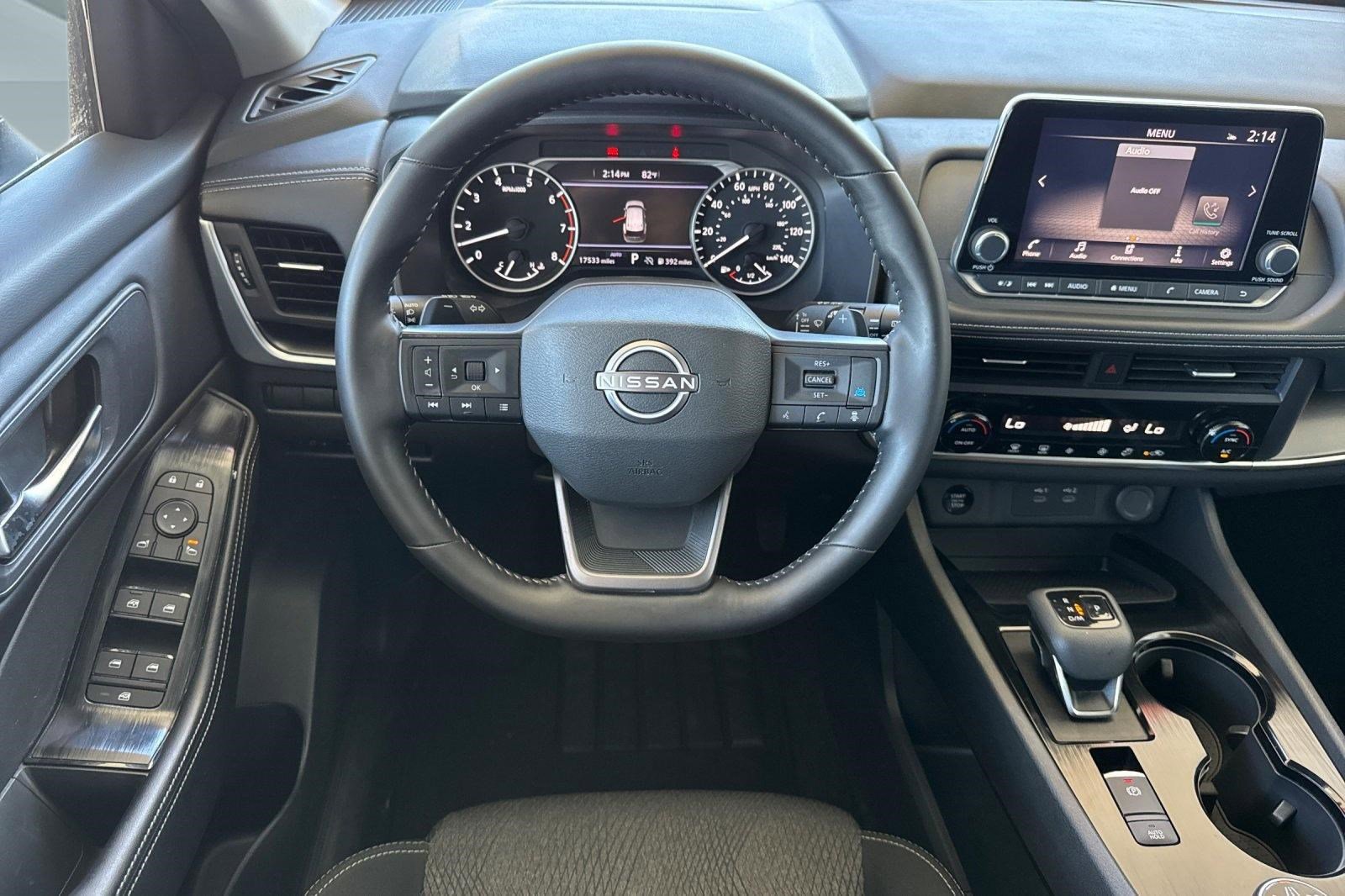 Used 2025 Nissan Rogue SV image 25