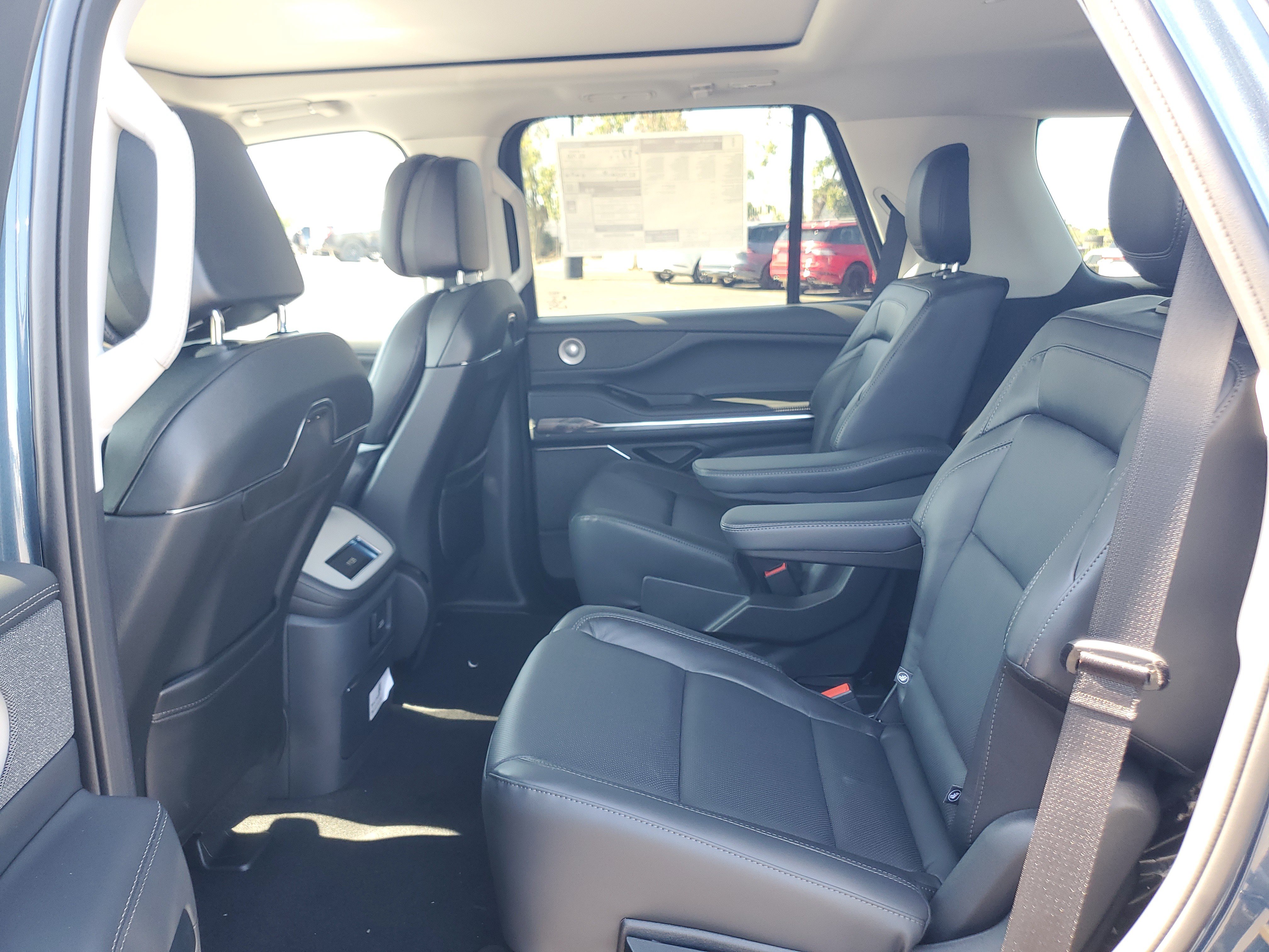 New 2027 Lincoln Navigator Reserve AWD/4WD image 27