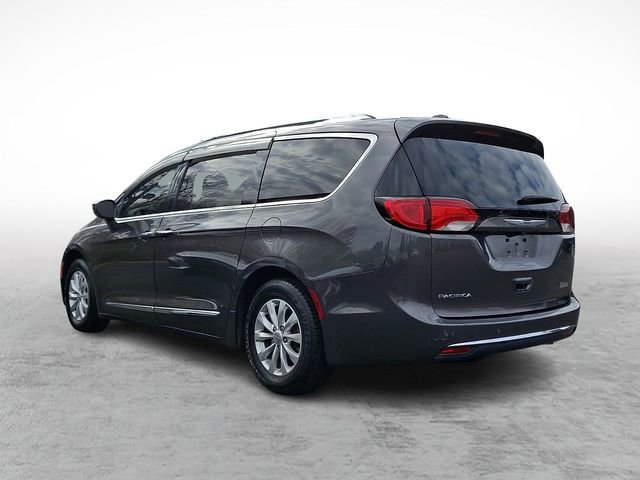 Used 2018 Chrysler Pacifica Touring-L image 4