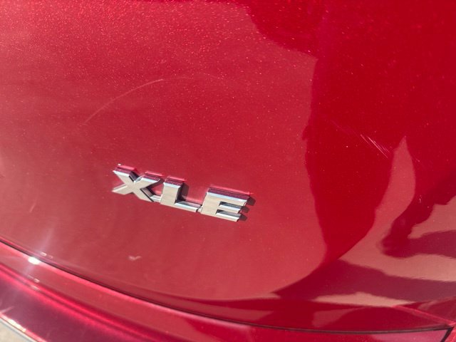 Used 2018 Toyota RAV4 XLE FWD image 4