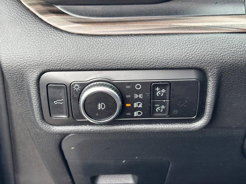 Used 2023 Ford Explorer Limited w/ Limited Technology Package image 19
